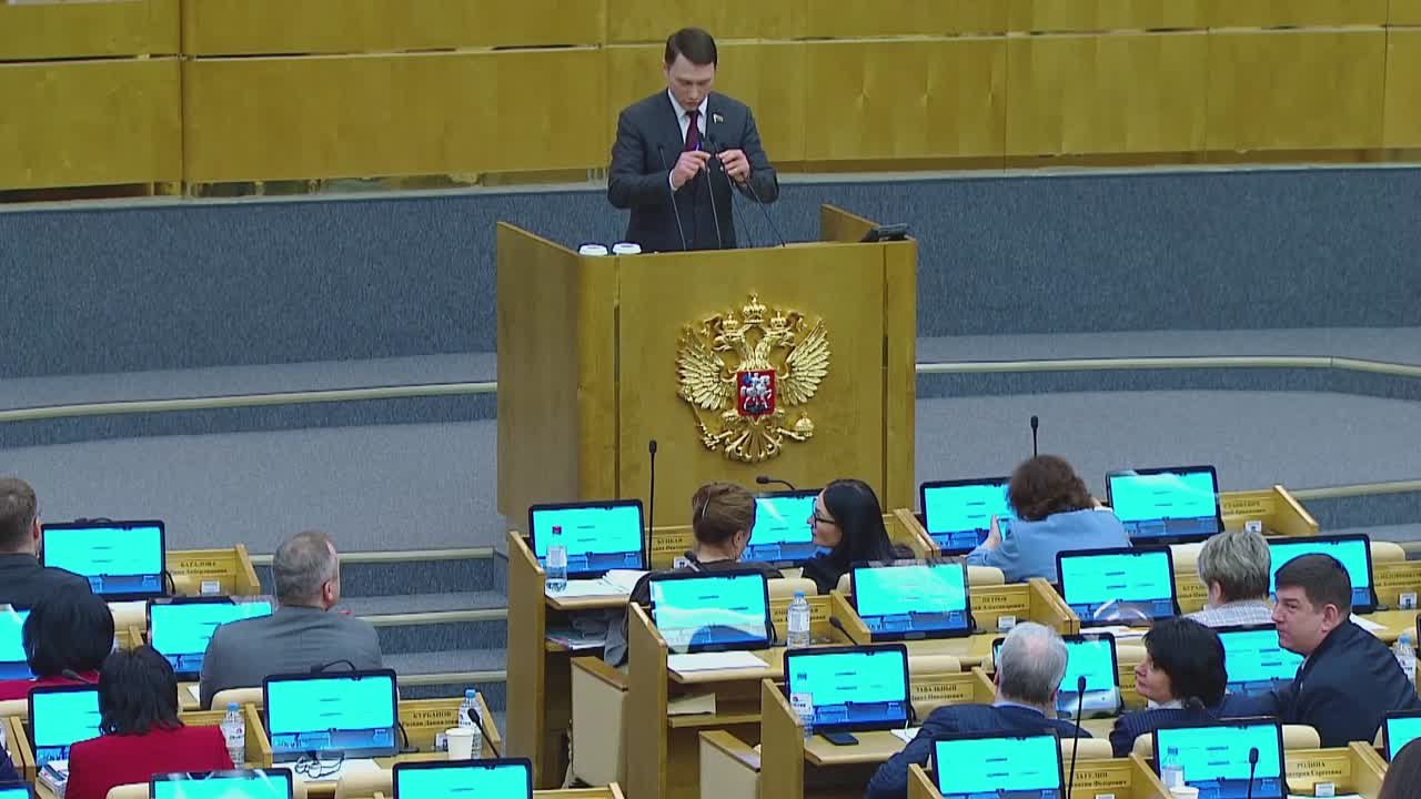 Сегодня в Госдуме рассматривался в первом чтении законопроект, который дает право без торгов продлевать на 10 лет договоры на установку и эксплуатацию рекламных конструкций на земельных участках и недвижимом имуществе государственной или муниципальной соб Сегодня в Госдуме рассматривался в первом чтении законопроект, который дает право без торгов продлевать на 10 лет договоры на установку и эксплуатацию рекламных конструкций на земельных участках и недвижимом имуществе государственной или муниципальной соб