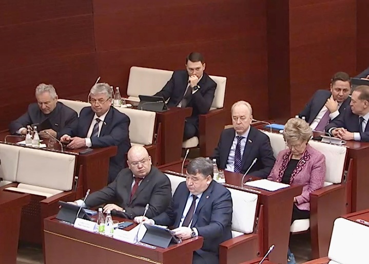 Сегодня принял участие в VII заседании Государственного Совета Республики Татарстан. В работе заседания участвовали Раис Татарстана Рустам Минниханов, Премьер-министр Алексей Песошин, члены республиканского правительства, депутаты и приглашенные. Сегодня принял участие в VII заседании Государственного Совета Республики Татарстан. В работе заседания участвовали Раис Татарстана Рустам Минниханов, Премьер-министр Алексей Песошин, члены республиканского правительства, депутаты и приглашенные.
