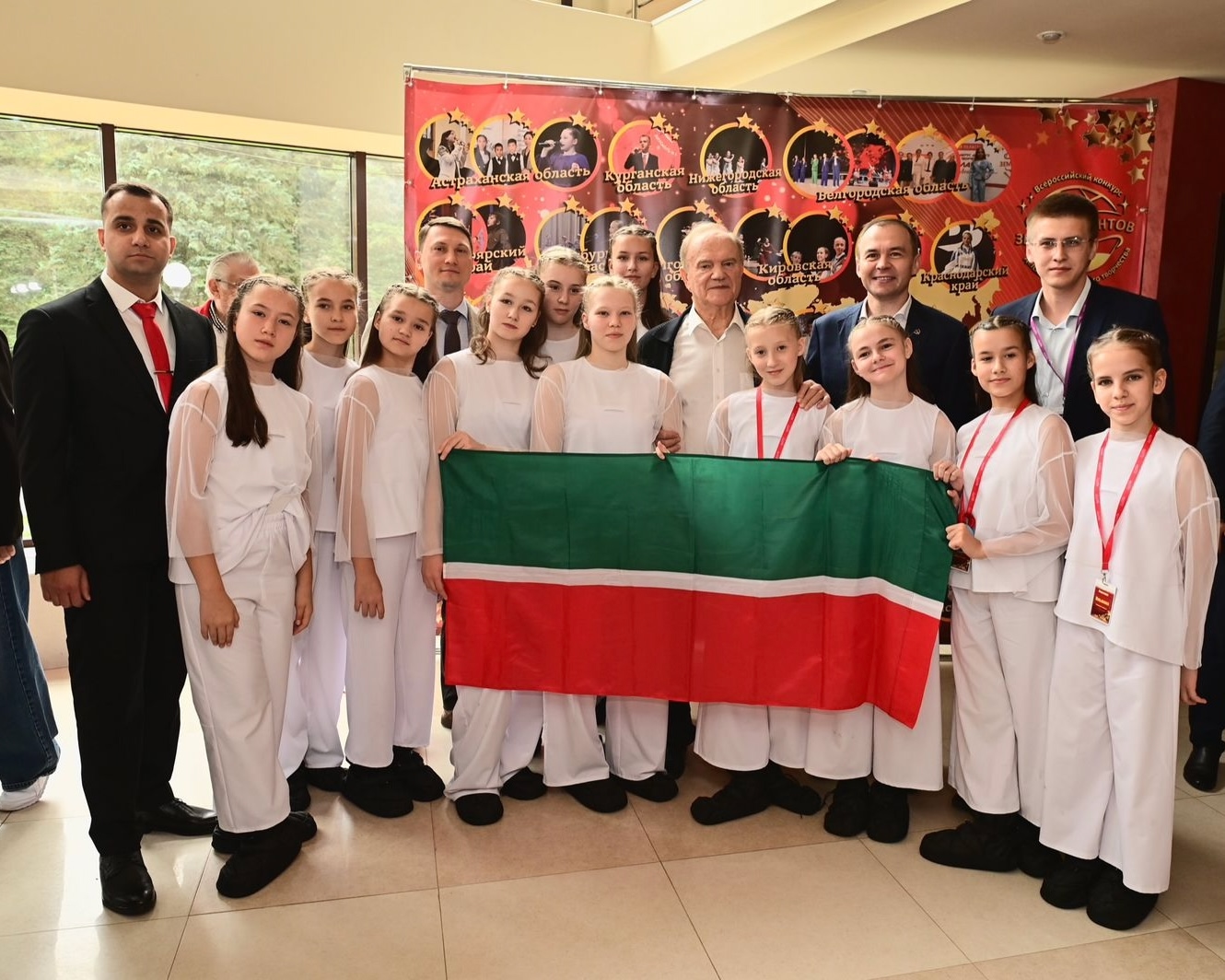 Несколько дней назад наши юные таланты из Татарстана, участники «Земли талантов», вернулись из Подмосковья, где 21 сентября состоялся гала-концерт Всероссийского конкурса детского и юношеского творчества «Земля талантов».